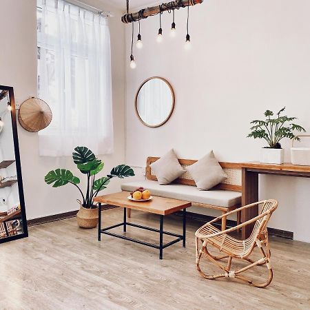 Vevy House - Homestay In Town ダナン市 エクステリア 写真