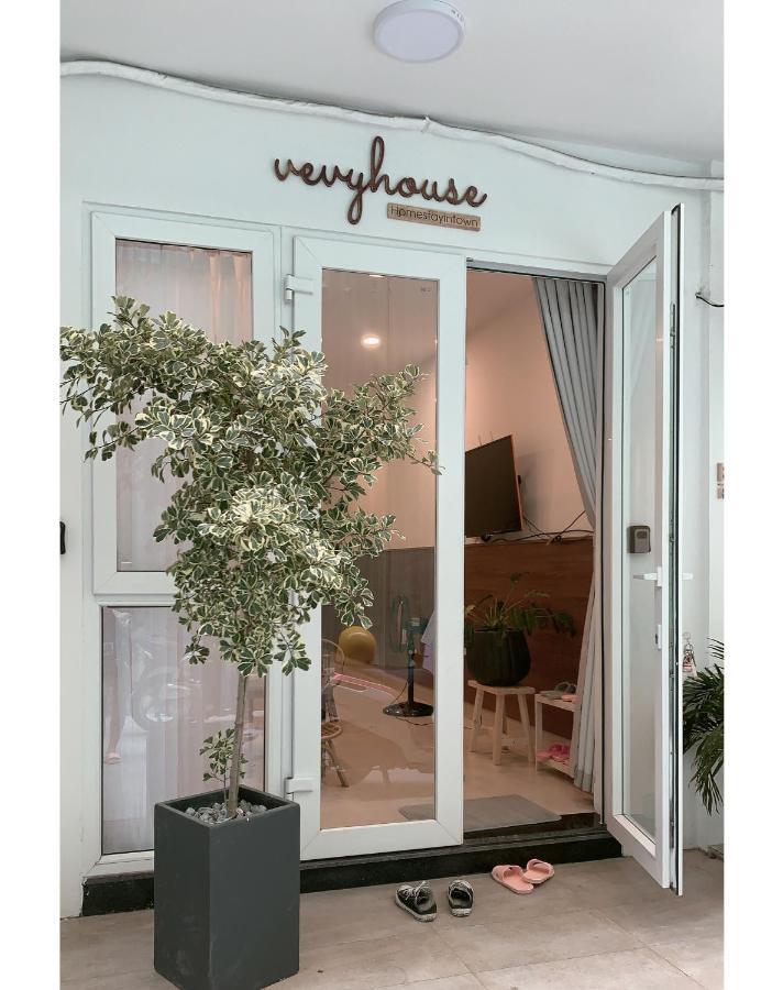 Vevy House - Homestay In Town ダナン市 エクステリア 写真