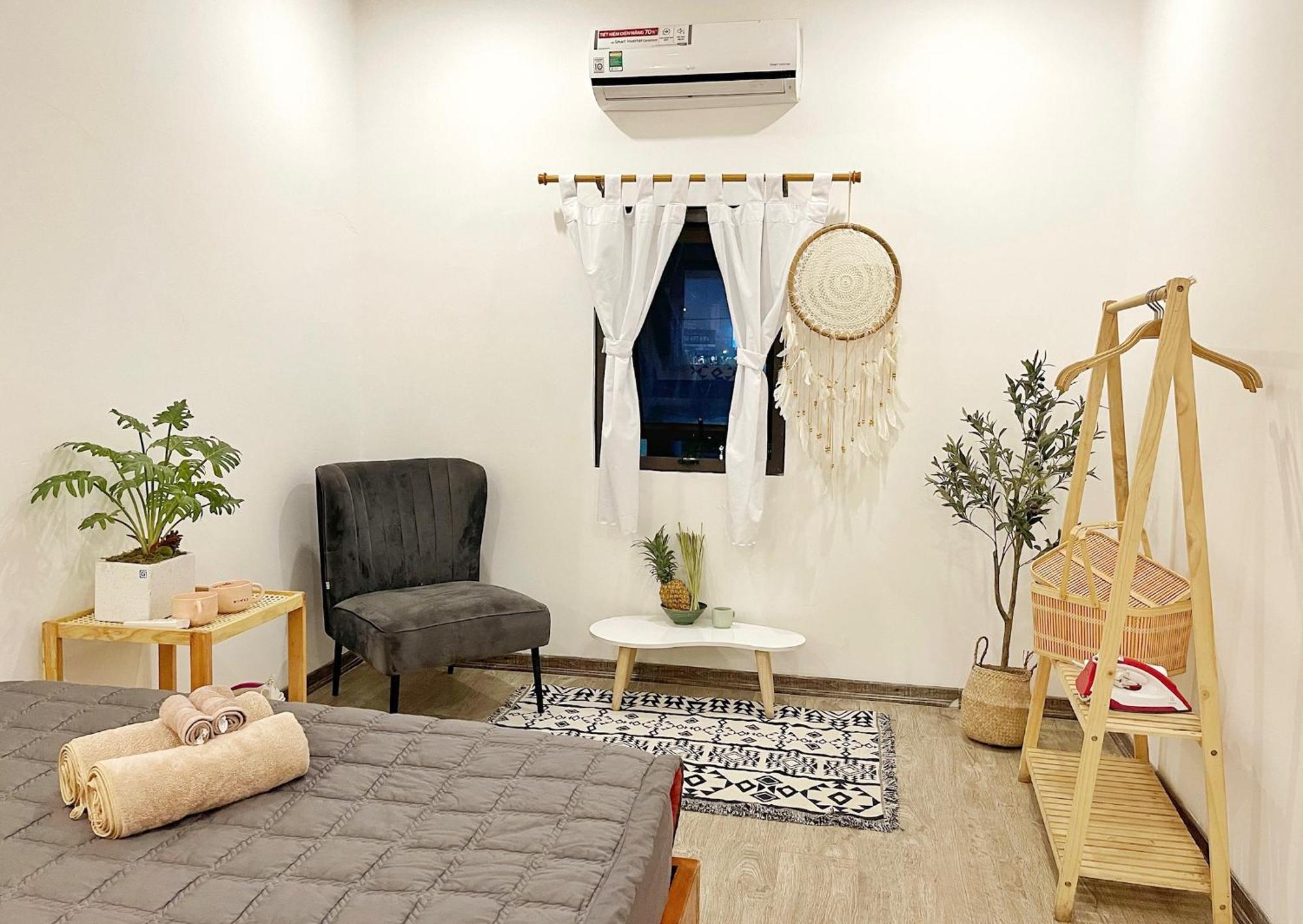 Vevy House - Homestay In Town ダナン市 エクステリア 写真